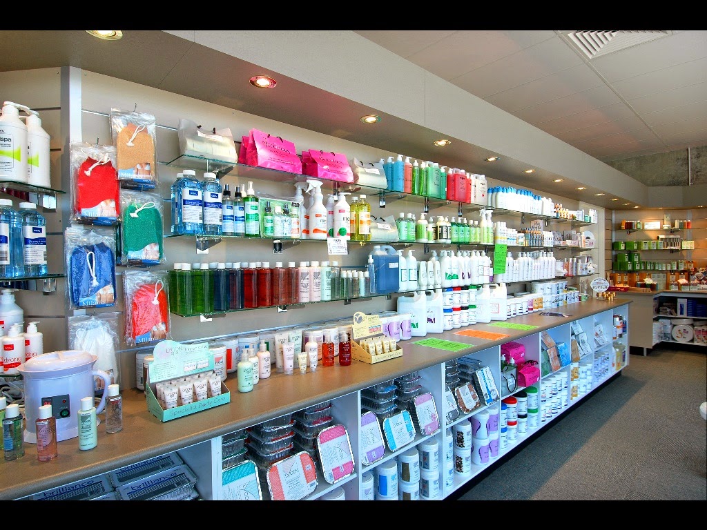 Salon First | store | 13 Williams Ave, Keilor East VIC 3033, Australia | 0393315700 OR +61 3 9331 5700