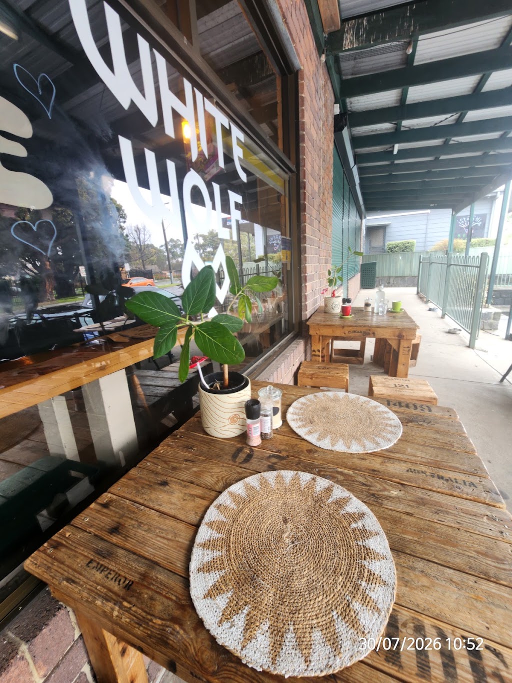 White Wolf Cafe | 156 Colby Dr, Belgrave South VIC 3160, Australia | Phone: 0493 589 761