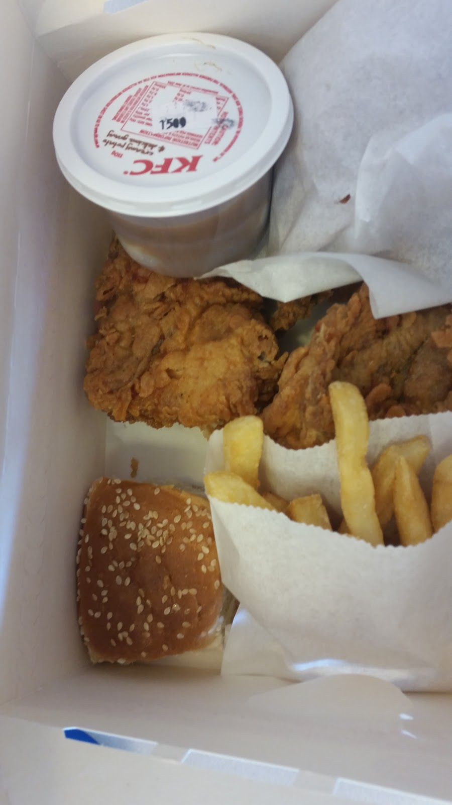 KFC Hermit Park | meal takeaway | 1-3 Carr St, Hermit Park QLD 4810, Australia | 0747794163 OR +61 7 4779 4163