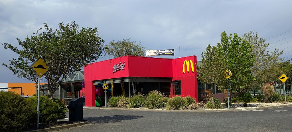 McDonalds Deer Park | Cnr Ballarat &, Robinsons Rd, Deer Park VIC 3023, Australia | Phone: (03) 9363 8640