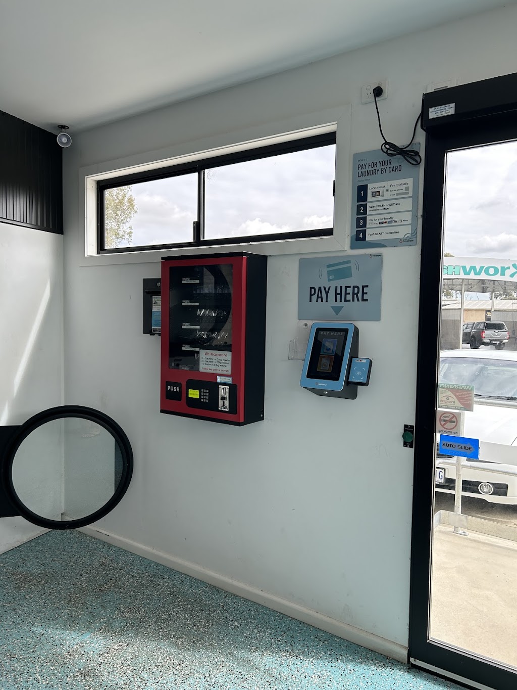 Washworx Laundromat Cobram | 5 Cobram-Koonoomoo Rd, Cobram VIC 3644, Australia | Phone: 0413 573 895