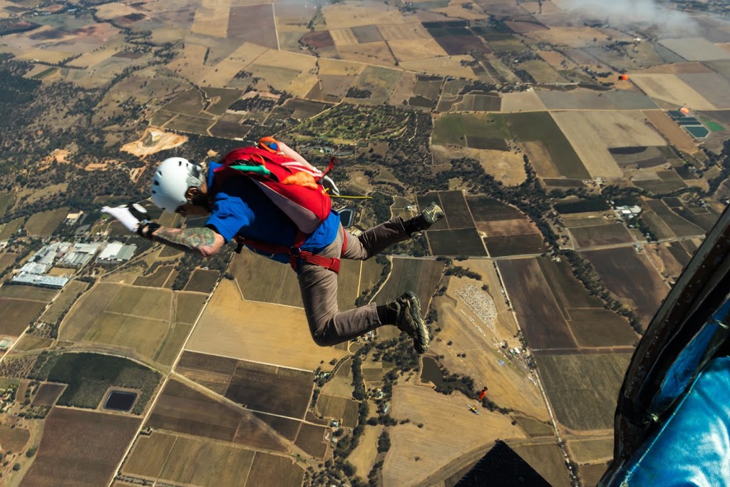 Adelaide Tandem Skydiving Pty Ltd | 4158 Port Wakefield Hwy, Lower Light SA 5501, Australia | Phone: (08) 8261 4161