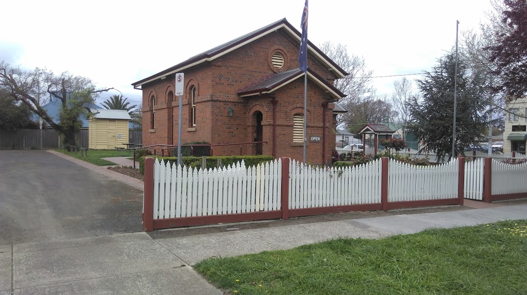 Whittlesea Courthouse Information Centre | travel agency | 74 Church St, Whittlesea VIC 3757, Australia | 0397161866 OR +61 3 9716 1866