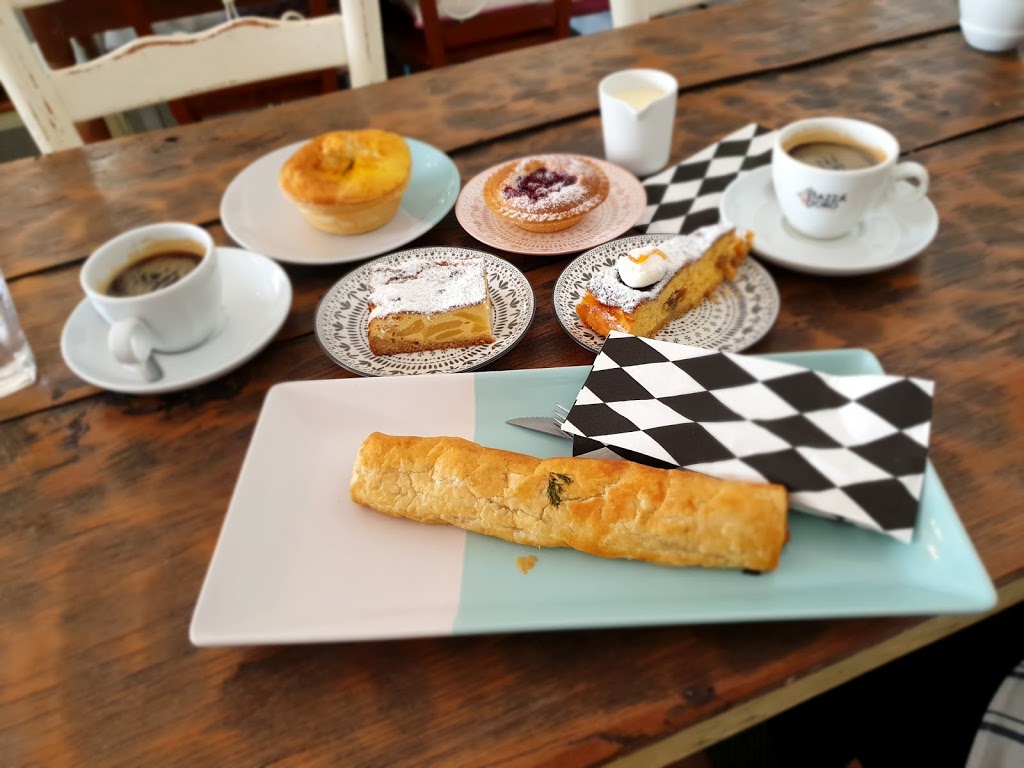 Gourmet cakes and muffins | 21 Southport Ave, Tamborine Mountain QLD 4272, Australia