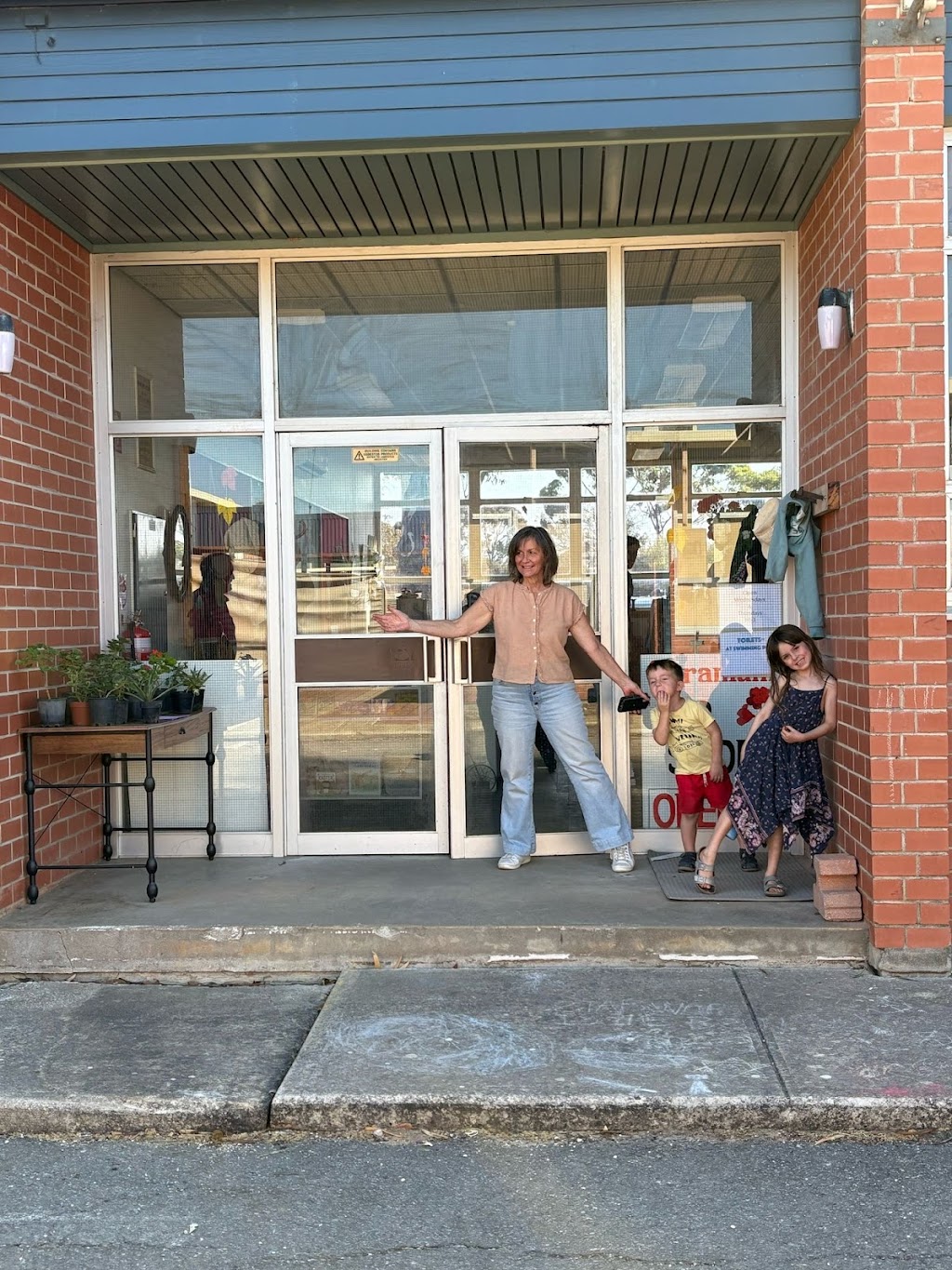 Geranium Op Shop | 1 Geranium Terrace, Geranium SA 5301, Australia | Phone: 0427 877 534