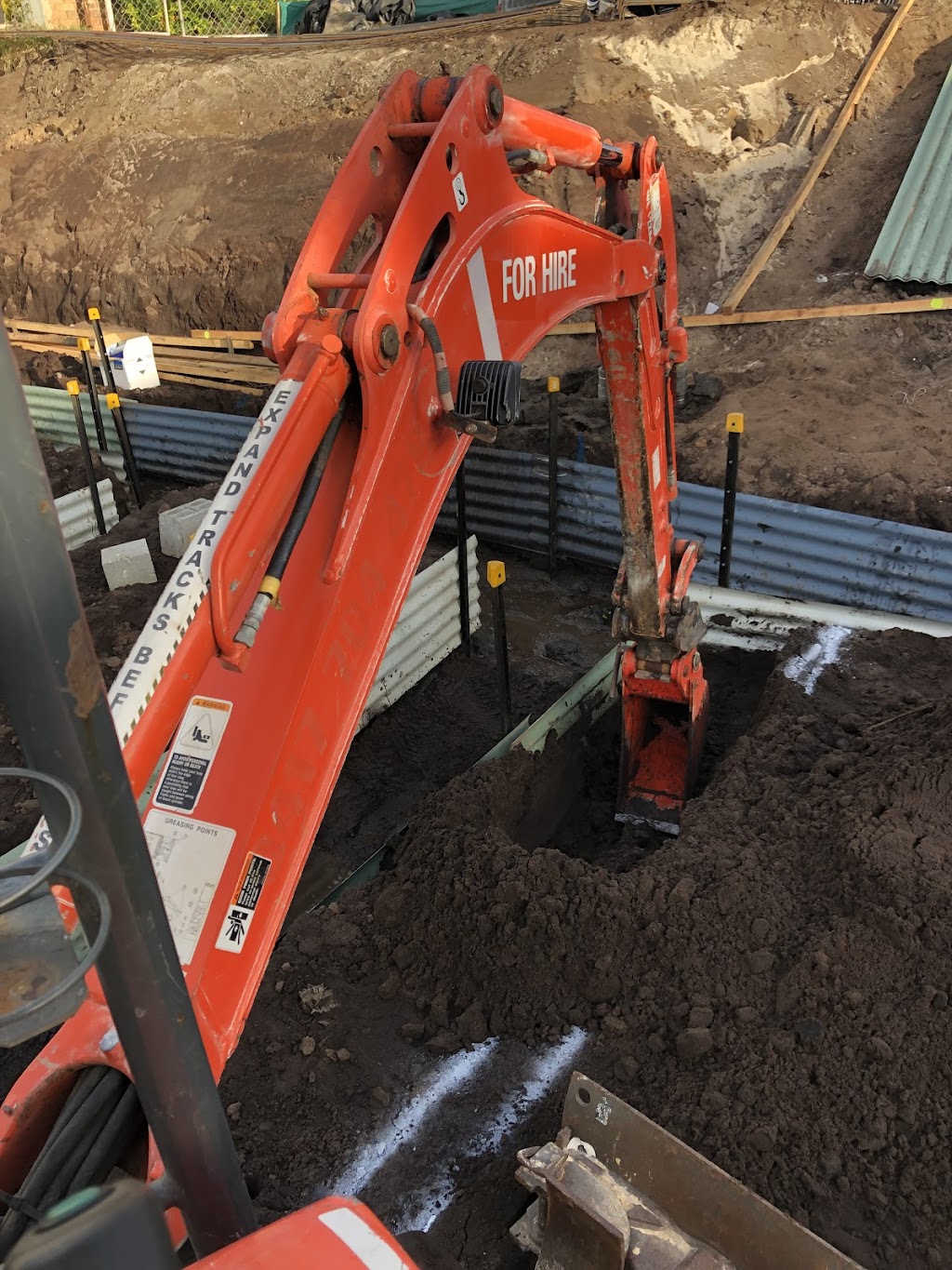 ABCO Mini Diggers | general contractor | Parkview Pl, Helensvale QLD 4212, Australia | 0416115113 OR +61 416 115 113
