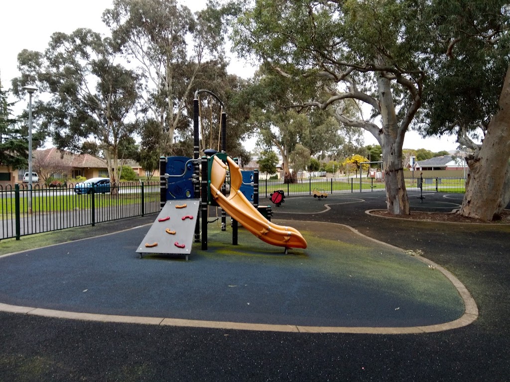 Linear Park Windsor Grove Playground | Windsor Grove, Windsor Gardens SA 5087, Australia | Phone: (08) 8405 6600