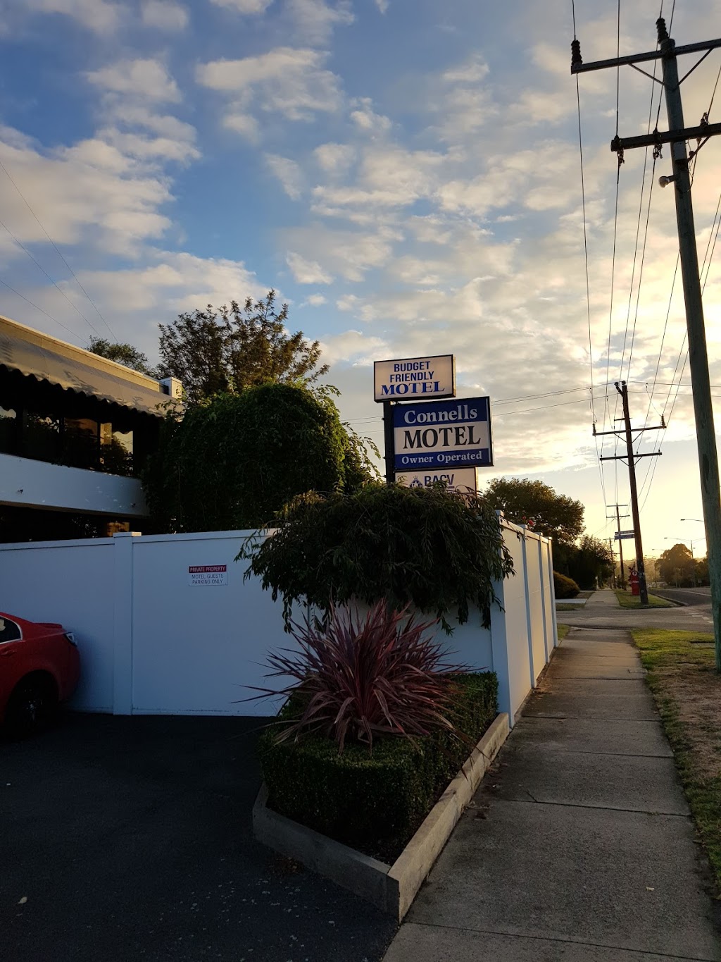 Connells Motel | lodging | 144 Princes Hwy, Traralgon VIC 3844, Australia | 0351745221 OR +61 3 5174 5221