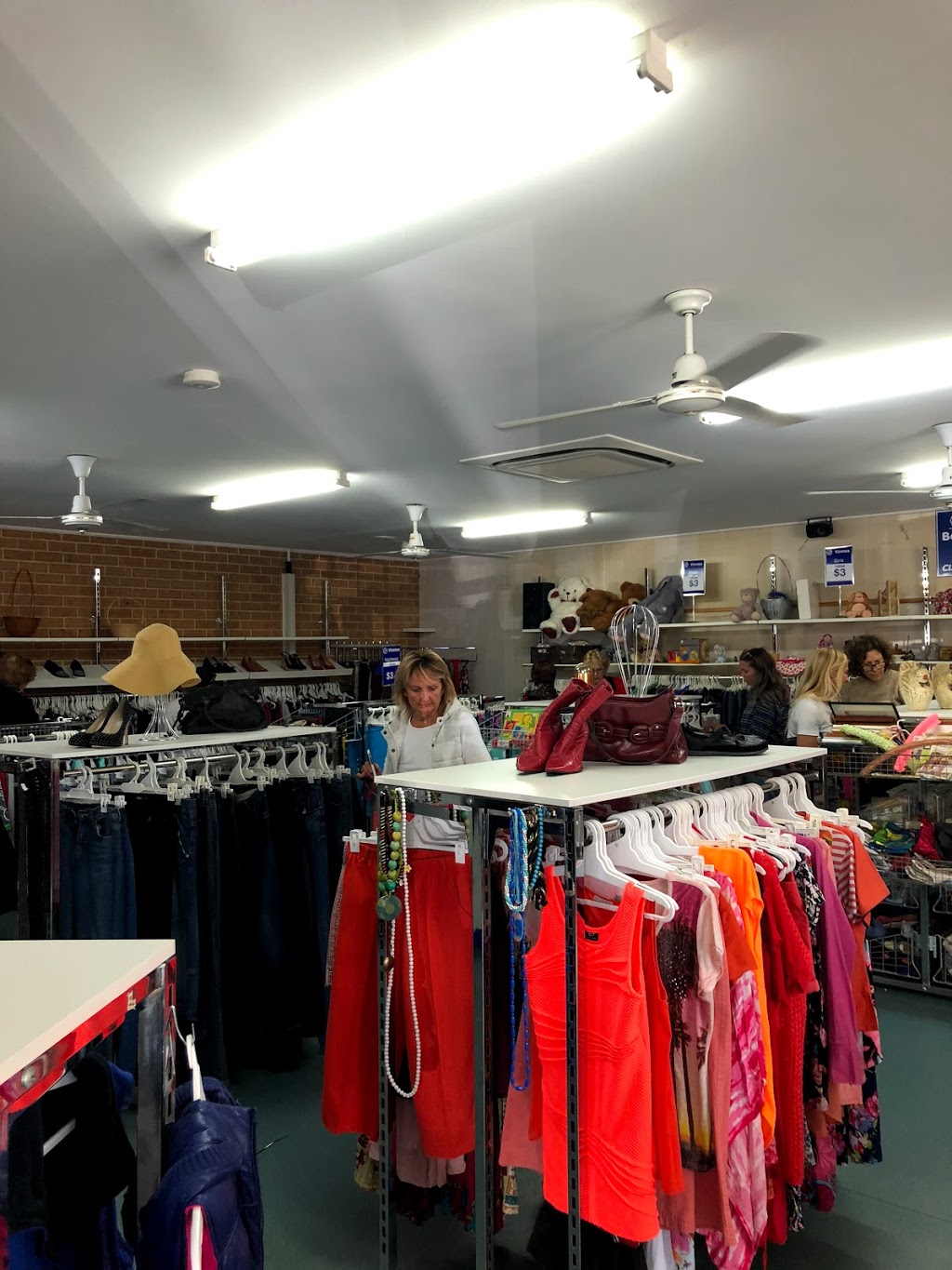 Vinnies | 2 Marvel Street, Byron Bay NSW 2481, Australia | Phone: (02) 6685 7052