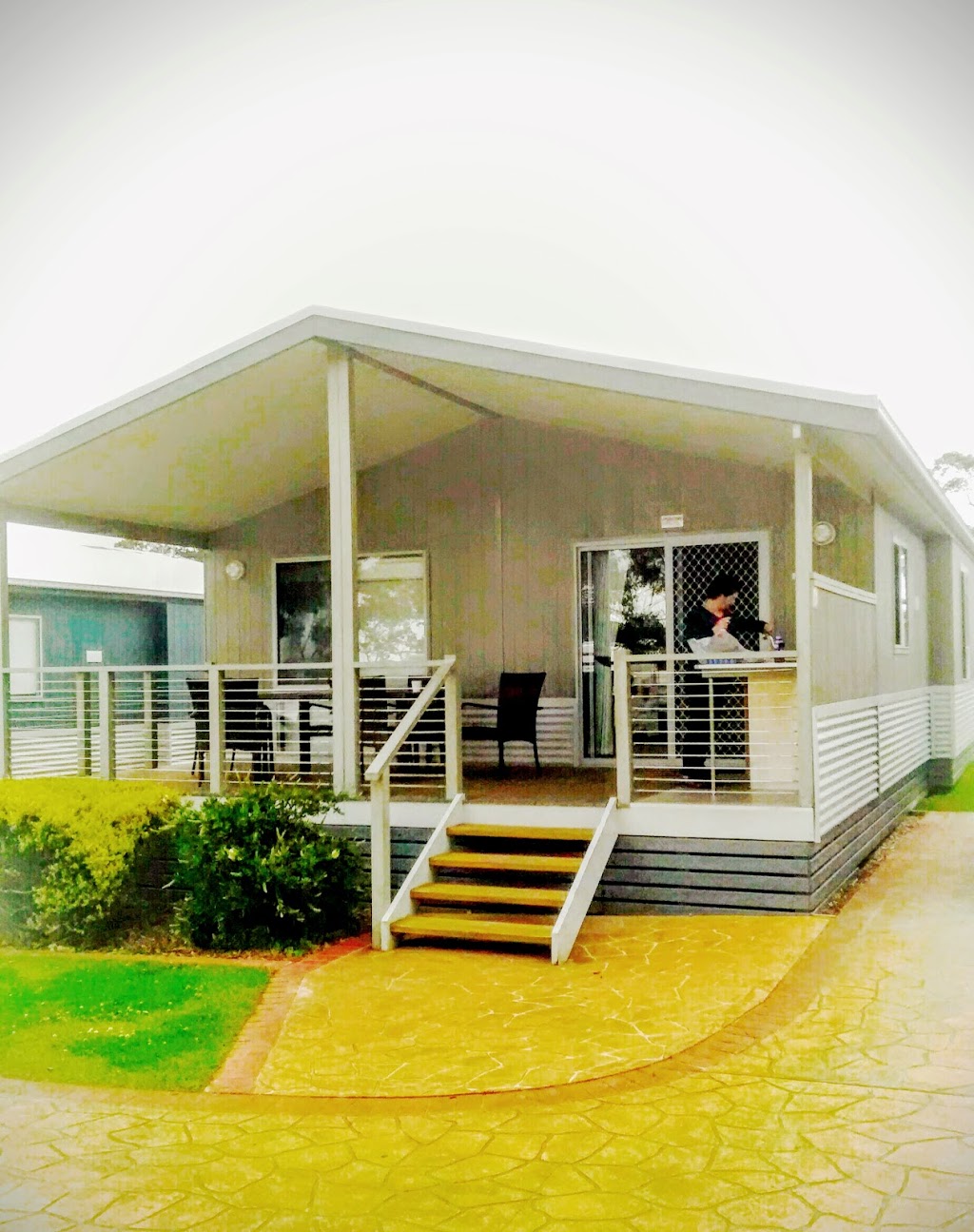 Husky Holiday Lodge | 16 Nowra St, Huskisson NSW 2540, Australia | Phone: (02) 4441 5438