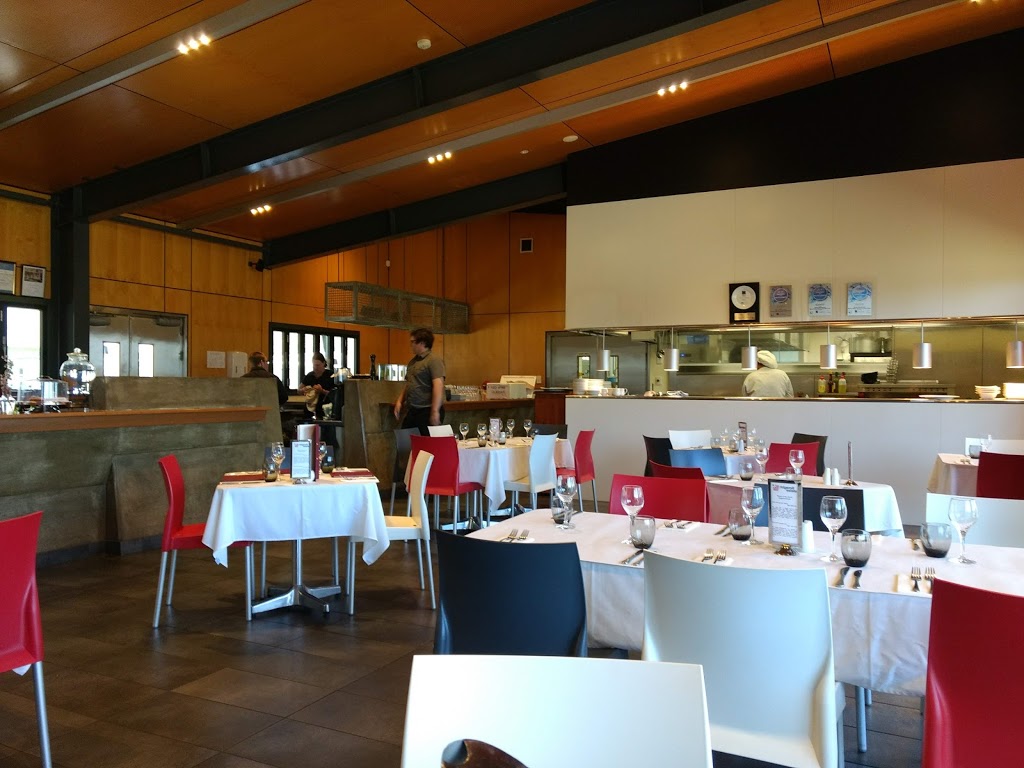 Varias Restaurant | 22 Caves Rd, Stanthorpe QLD 4380, Australia | Phone: (07) 4685 5050