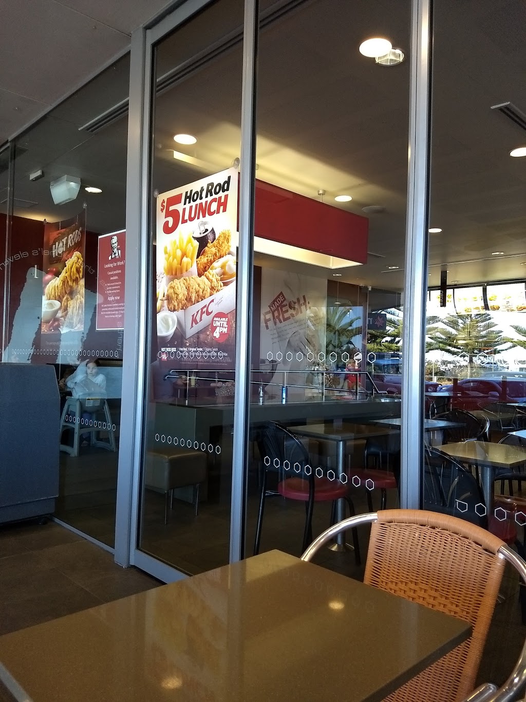 KFC Lakes Entrance | meal takeaway | 303 Esplanade, Lakes Entrance VIC 3909, Australia | 0351553178 OR +61 3 5155 3178