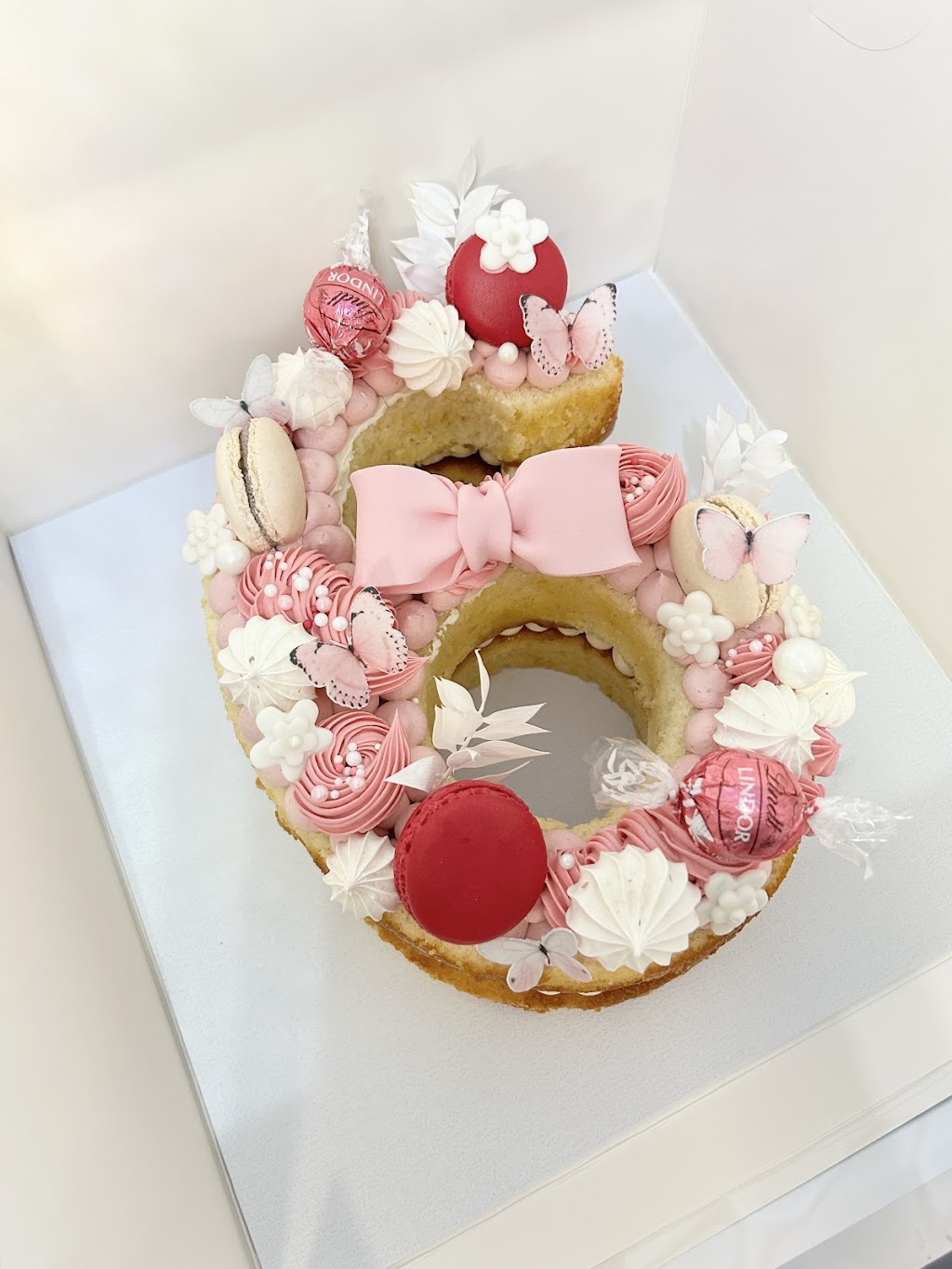 Cake Me Gourmet | 5 Idalia St, Pimpama QLD 4209, Australia | Phone: 0422 180 620