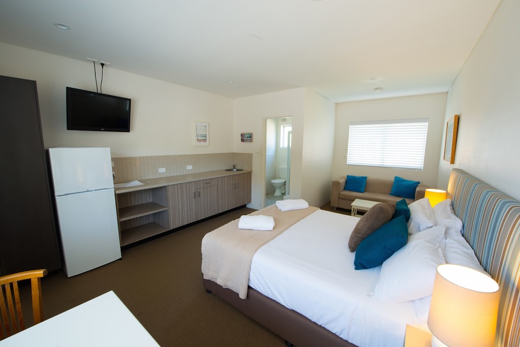 Surf Inn Wollongong Surf Camp | lodging | NSW, Wollongong, 222-226 Lawrence Hargrave Dr, Thirroul NSW 2515, Australia