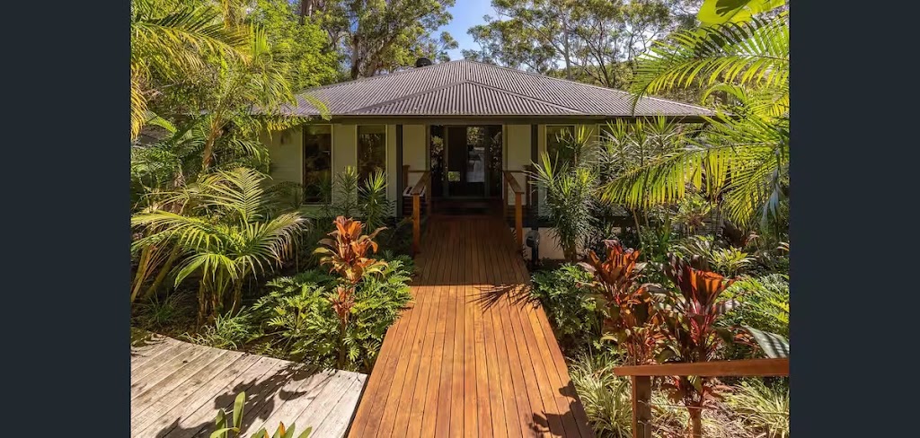 Villa Du Lac accommodation | 159 Amaroo Dr, Smiths Lake NSW 2428, Australia | Phone: 0478 616 024