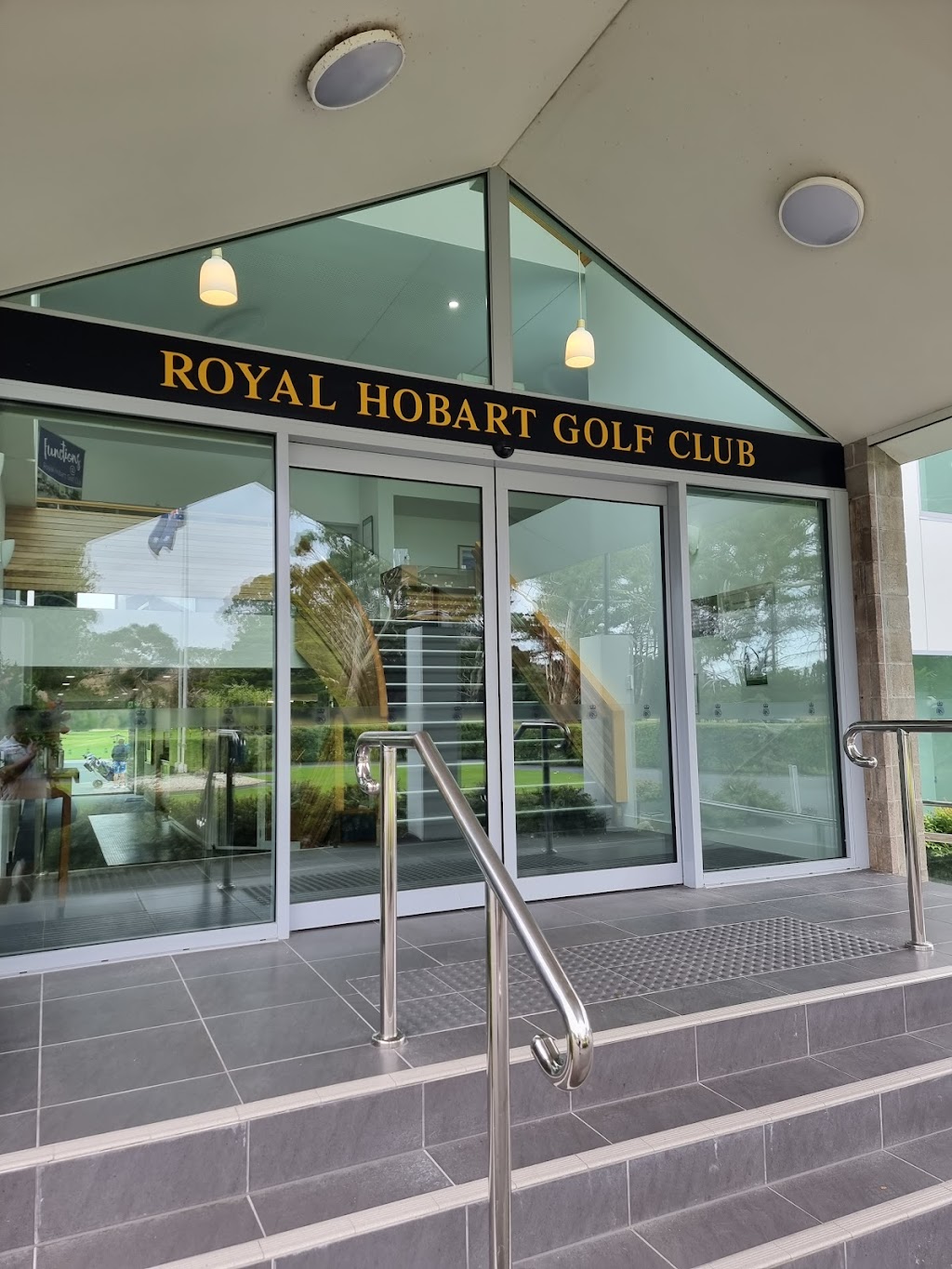 Royal Hobart Golf Club | bar | 20 Regal Ct, Seven Mile Beach TAS 7170, Australia | 0362486161 OR +61 3 6248 6161
