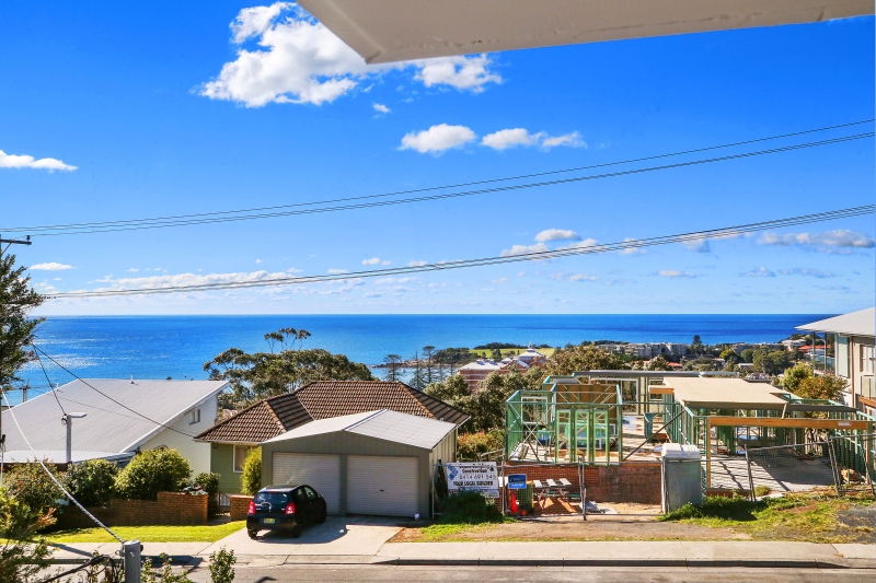 Florida House | 65 Barnhill Rd, Terrigal NSW 2260, Australia | Phone: (02) 4385 9564