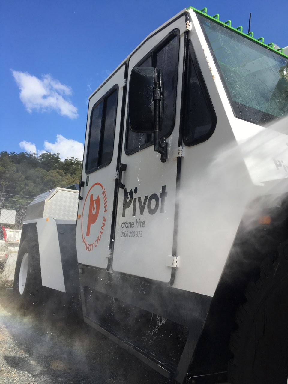 Pivot Crane Hire | 27 Coorabin Ct, Tallebudgera QLD 4228, Australia | Phone: 0406 200 373