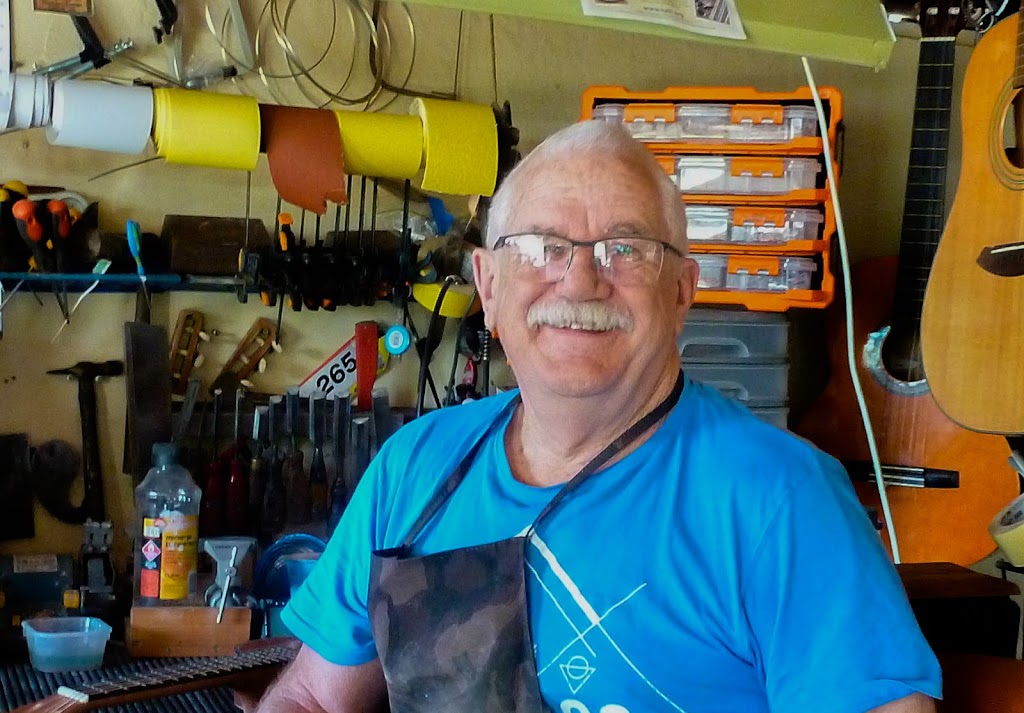 John Miner - Banjo, Guitar, Ukulele, Mandolin Repairs & Sales. | electronics store | 111 Cinderella Dr, Springwood QLD 4127, Australia | 0421046273 OR +61 421 046 273