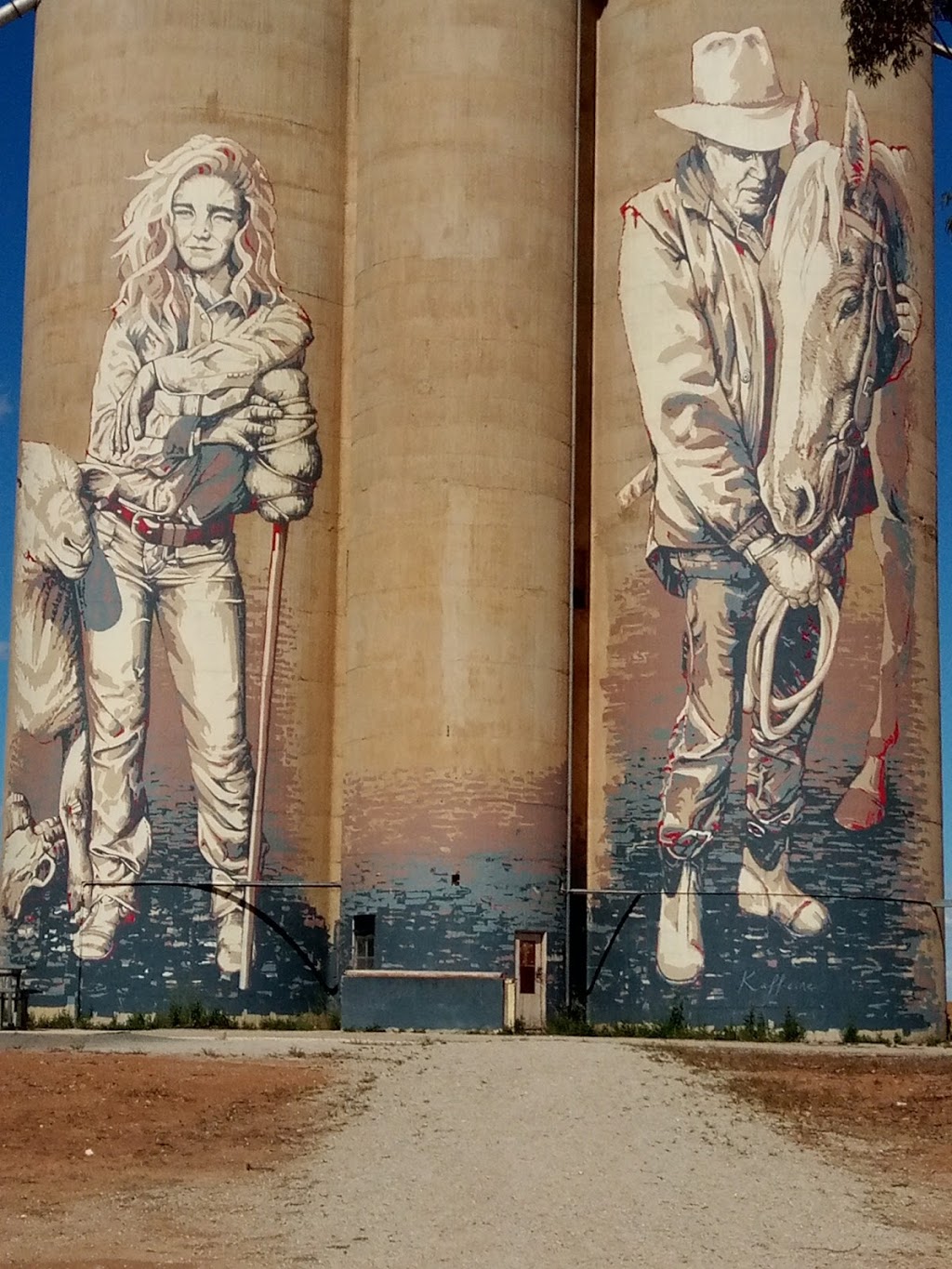 Silo painted mural | museum | 60 Federation St, Patchewollock VIC 3491, Australia