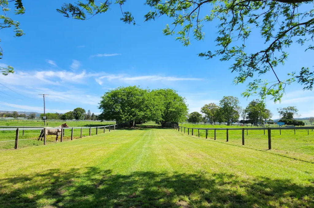 LP Lodge | 3199 Beaudesert Boonah Rd, Beaudesert QLD 4285, Australia | Phone: 0434 489 992