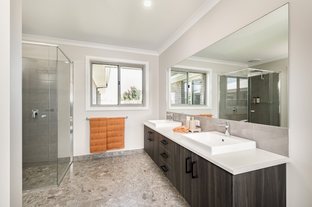 Cavalier Homes - Maldon & Parkdale Display Homes | 35 Sunbird Way, Kialla VIC 3631, Australia | Phone: 0456 387 903