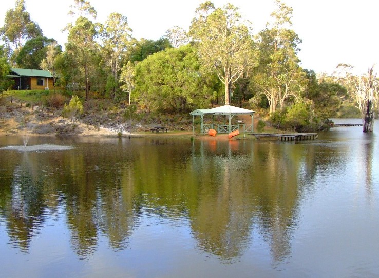 Donnelly Lakes Chalets | Location 4497 Storry Road,, Peerabeelup, Pemberton WA 6260, Australia | Phone: (08) 9776 2005