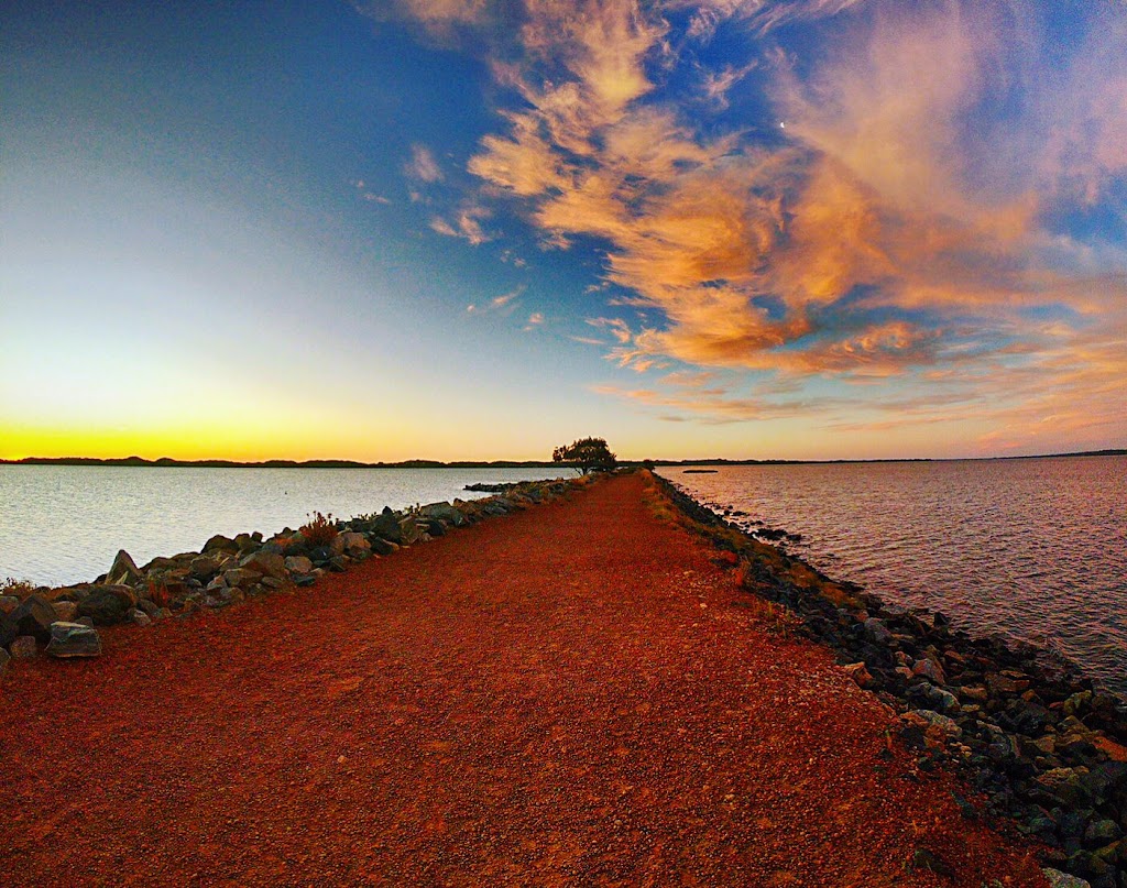 Leschenault Waterways Discovery Centre & Jetty Walk | 187 Old Coast Rd, Australind WA 6233, Australia | Phone: (08) 9796 0122