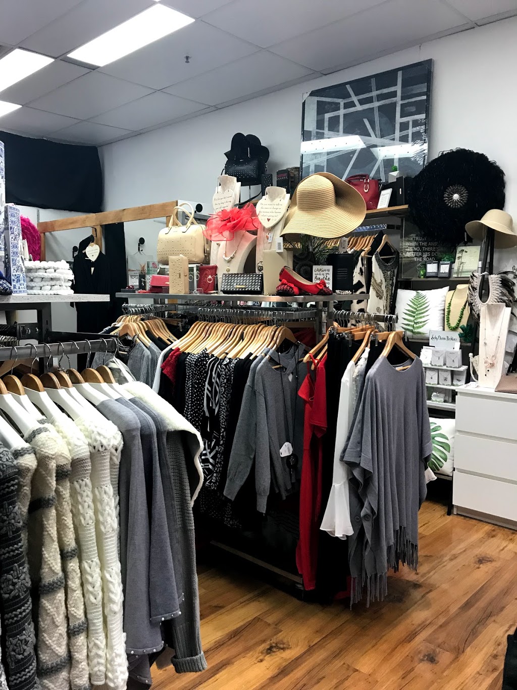 Joshua Thomas Fashion Arundel | clothing store | Arundel Plaza, shop 10/230 Napper Rd, Arundel QLD 4214, Australia | 0499428199 OR +61 499 428 199