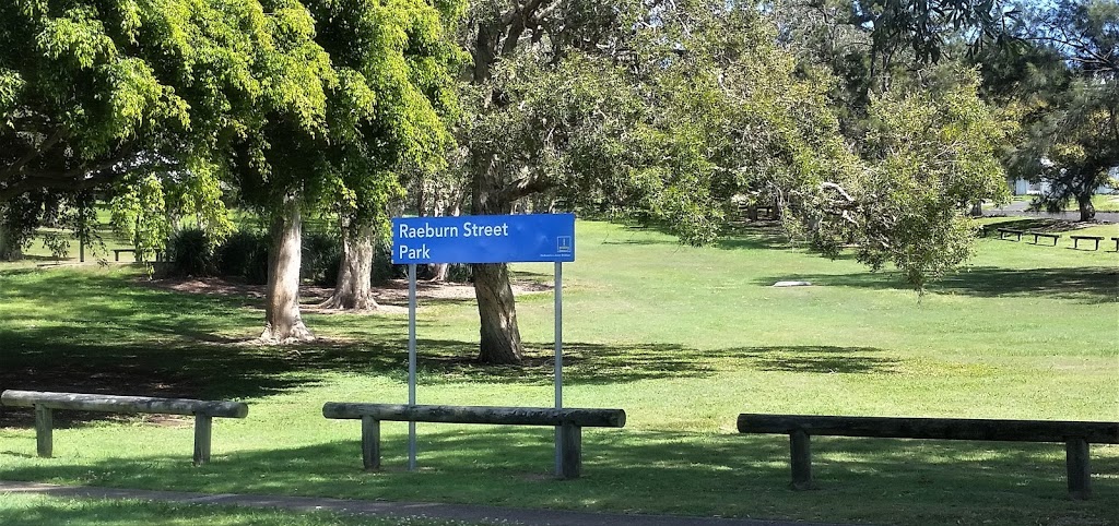 Raeburn Street Park | park | 31 Curtis St, Manly QLD 4179, Australia