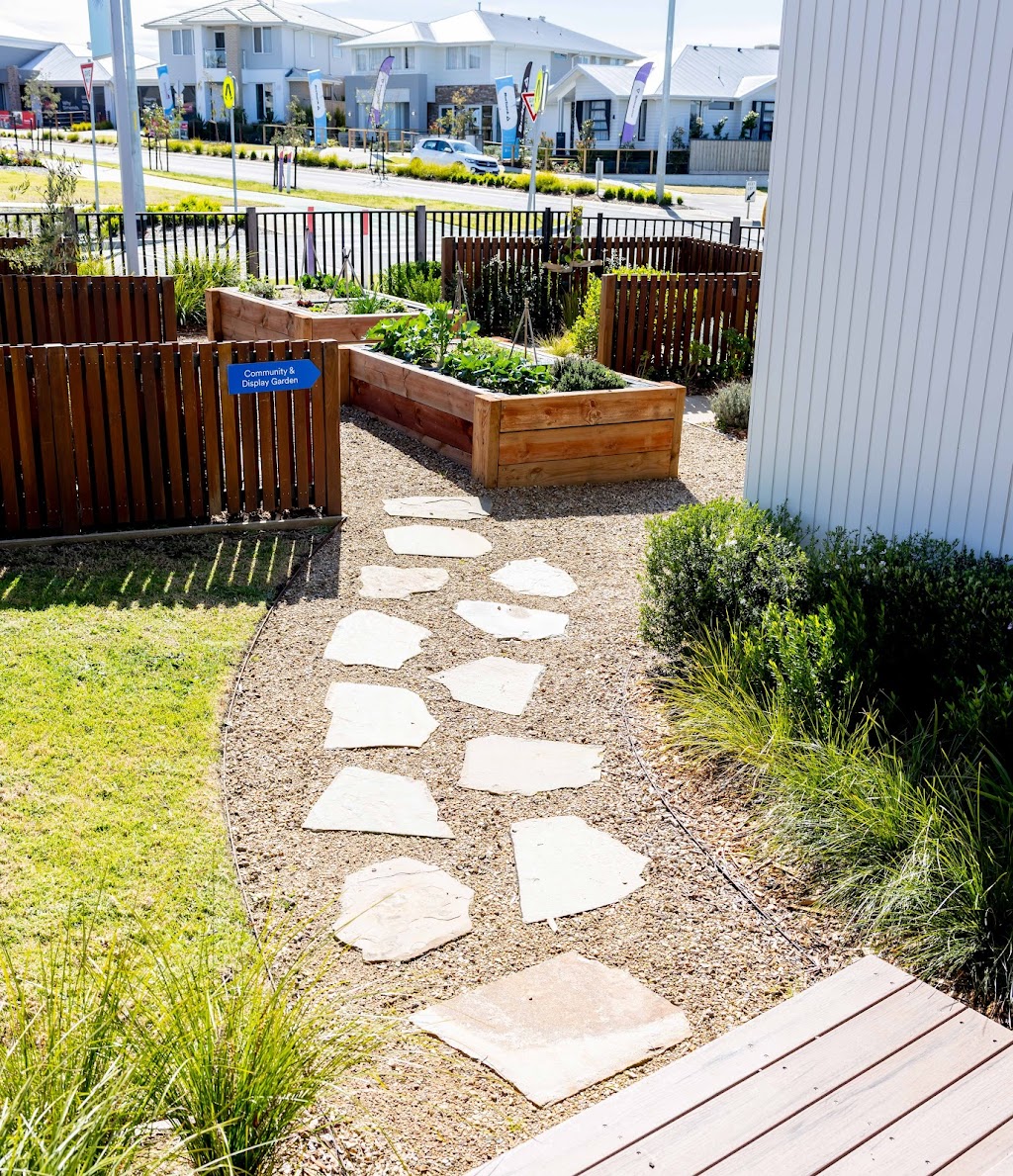 Stockland Averley Sales & Information Centre | 55 Apsley Pkwy, Nar Nar Goon North VIC 3812, Australia | Phone: 13 52 63