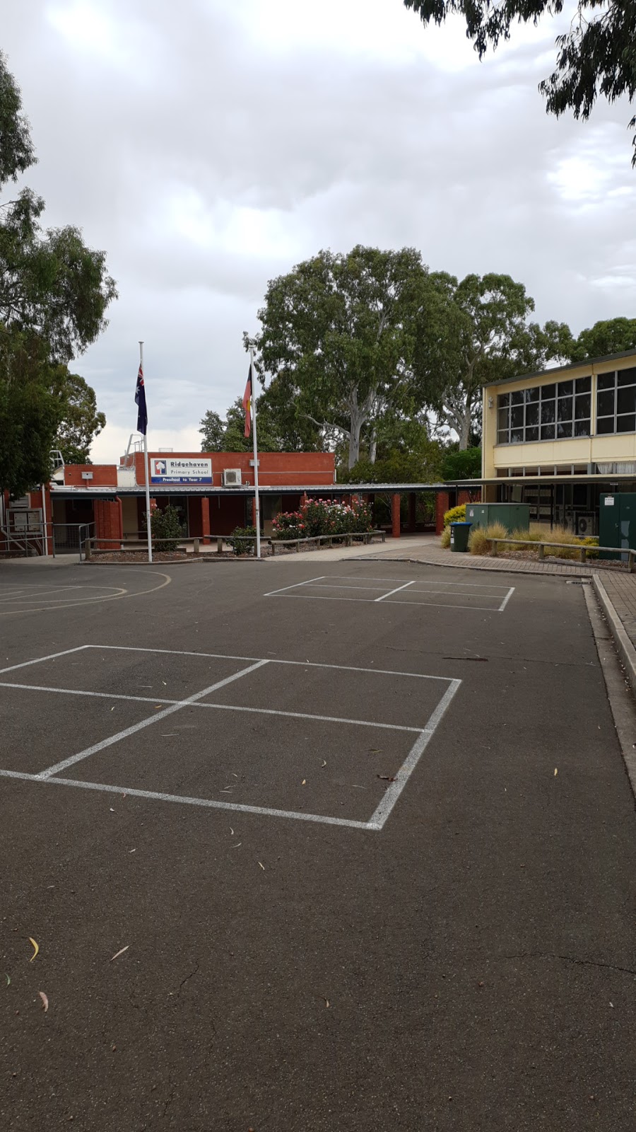 Ridgehaven Primary School | school | 479 Milne Rd, Ridgehaven SA 5097, Australia | 0882645277 OR +61 8 8264 5277