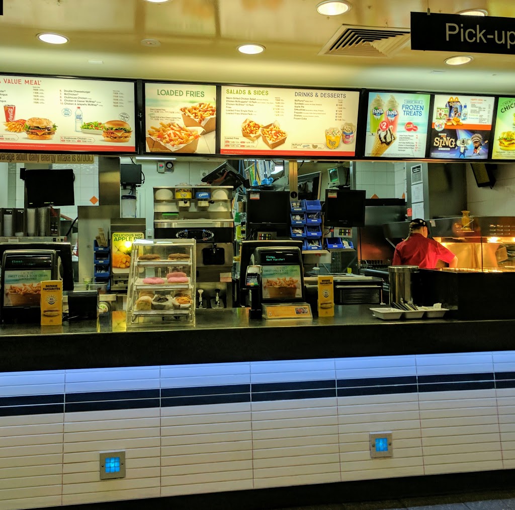 McDonalds BP Stapylton | BP Service Centre, Pacific Mwy, Stapylton QLD 4207, Australia | Phone: (07) 3807 6031