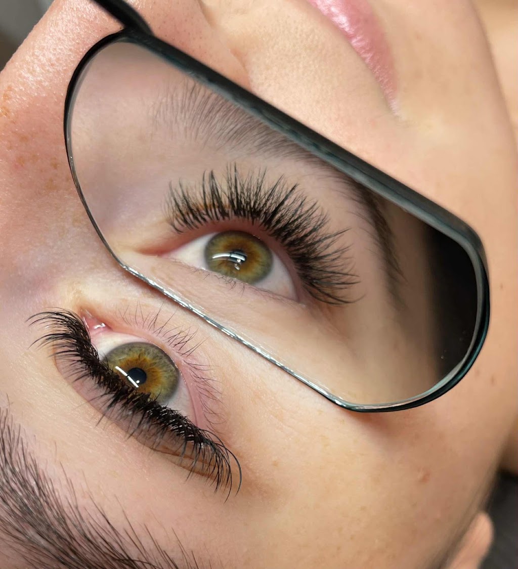 Petal & Lash | 177 Drover Cres, Flagstone QLD 4280, Australia | Phone: 0493 497 505
