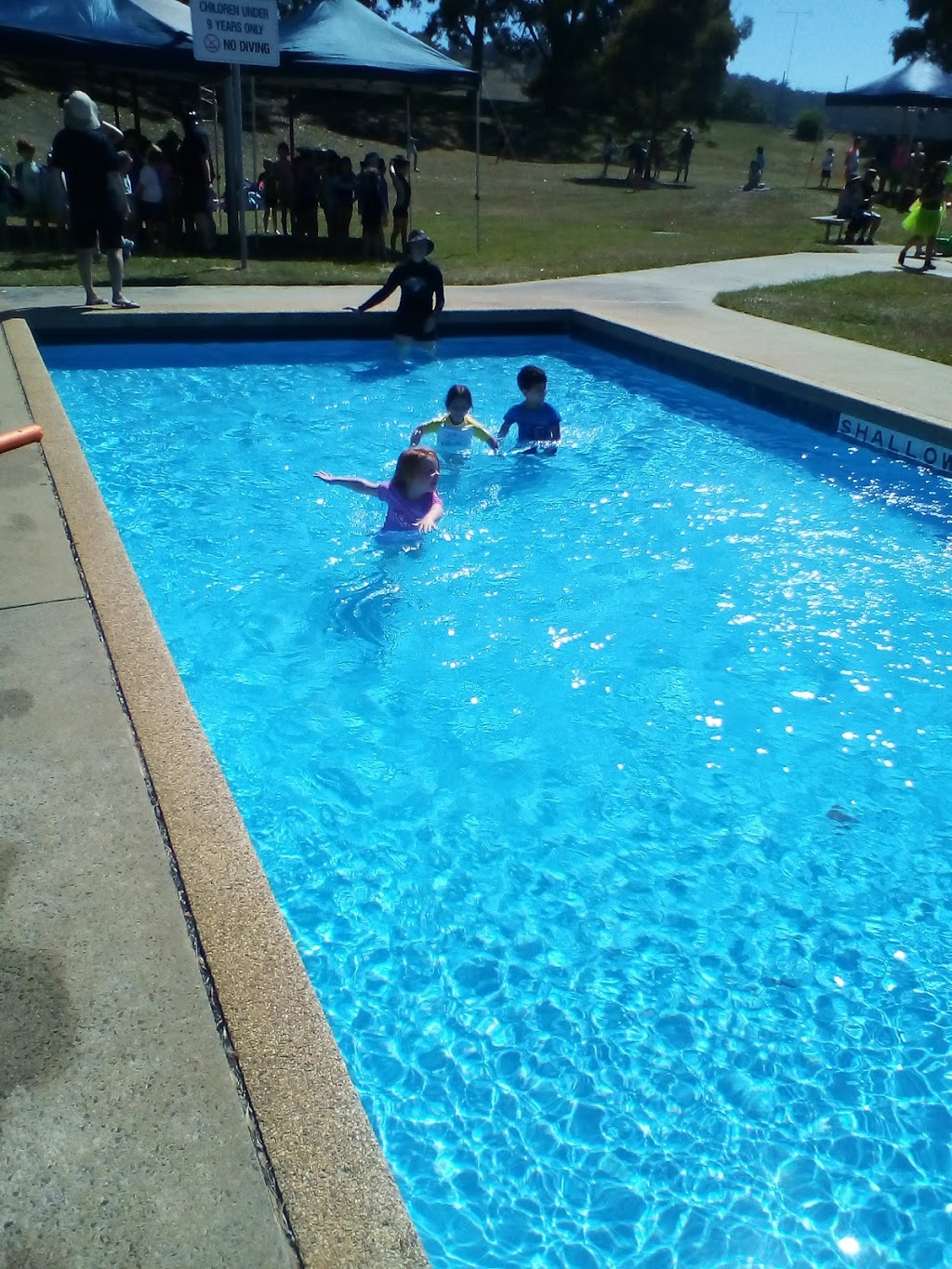 Latrobe Leisure Yallourn North Outdoor Pool |  | School Road, Yallourn North VIC 3825, Australia | 1300367700 OR +61 1300 367 700