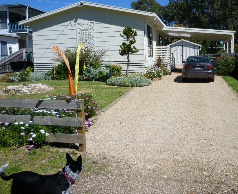 Eagle Bay Cottage | lodging | 6 Tait St, Eagle Point VIC 3878, Australia | 0409566345 OR +61 409 566 345