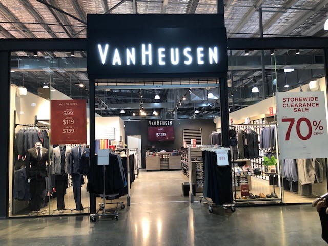 Van Heusen Uni Hill | clothing store | Shop T17, Uni Hill Outlet Centre,, 2 Janefield Dr, Bundoora VIC 3083, Australia | 0394668089 OR +61 3 9466 8089