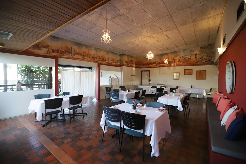Centro Bar and Restaurant Emerald | 13 Opal St, Emerald QLD 4720, Australia | Phone: (07) 4982 3388