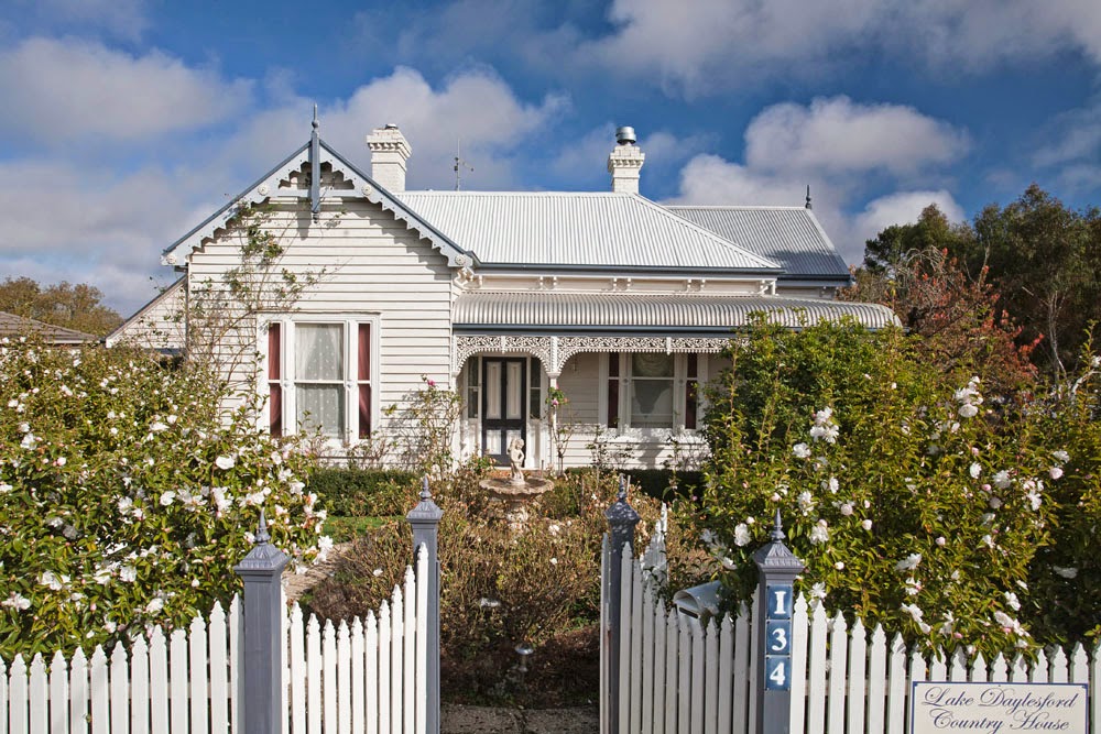 Lake Daylesford Country House | 134 Vincent St, Daylesford VIC 3640, Australia | Phone: (03) 5348 2003