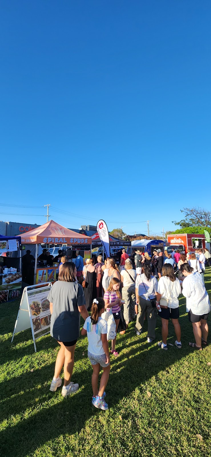 Dog House Grill | 65 Ocean Parade, Noraville NSW 2263, Australia | Phone: 0412 832 192