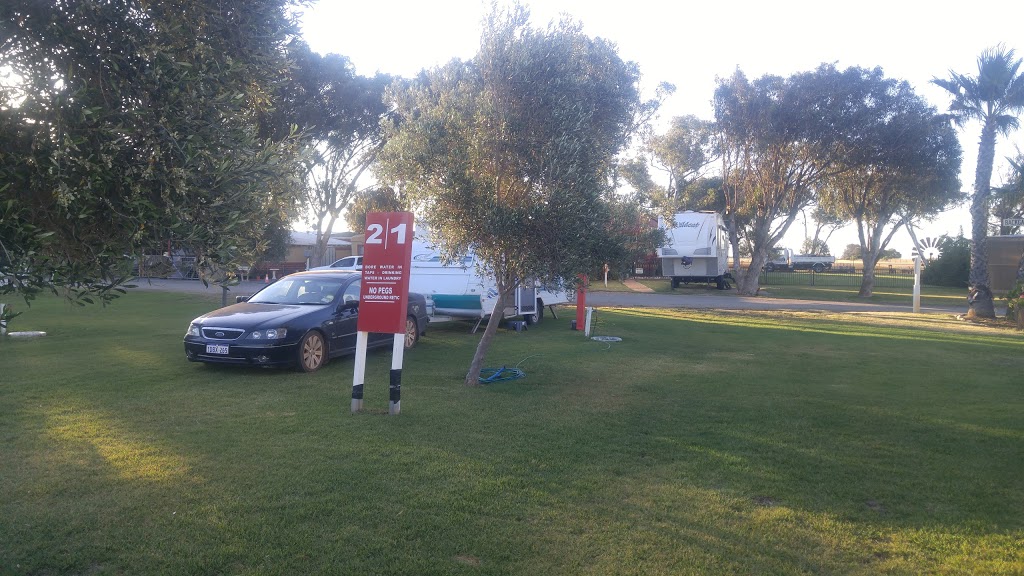 S Bend Caravan Park | rv park | 27 Company Rd, South Greenough WA 6528, Australia | 0899261072 OR +61 8 9926 1072