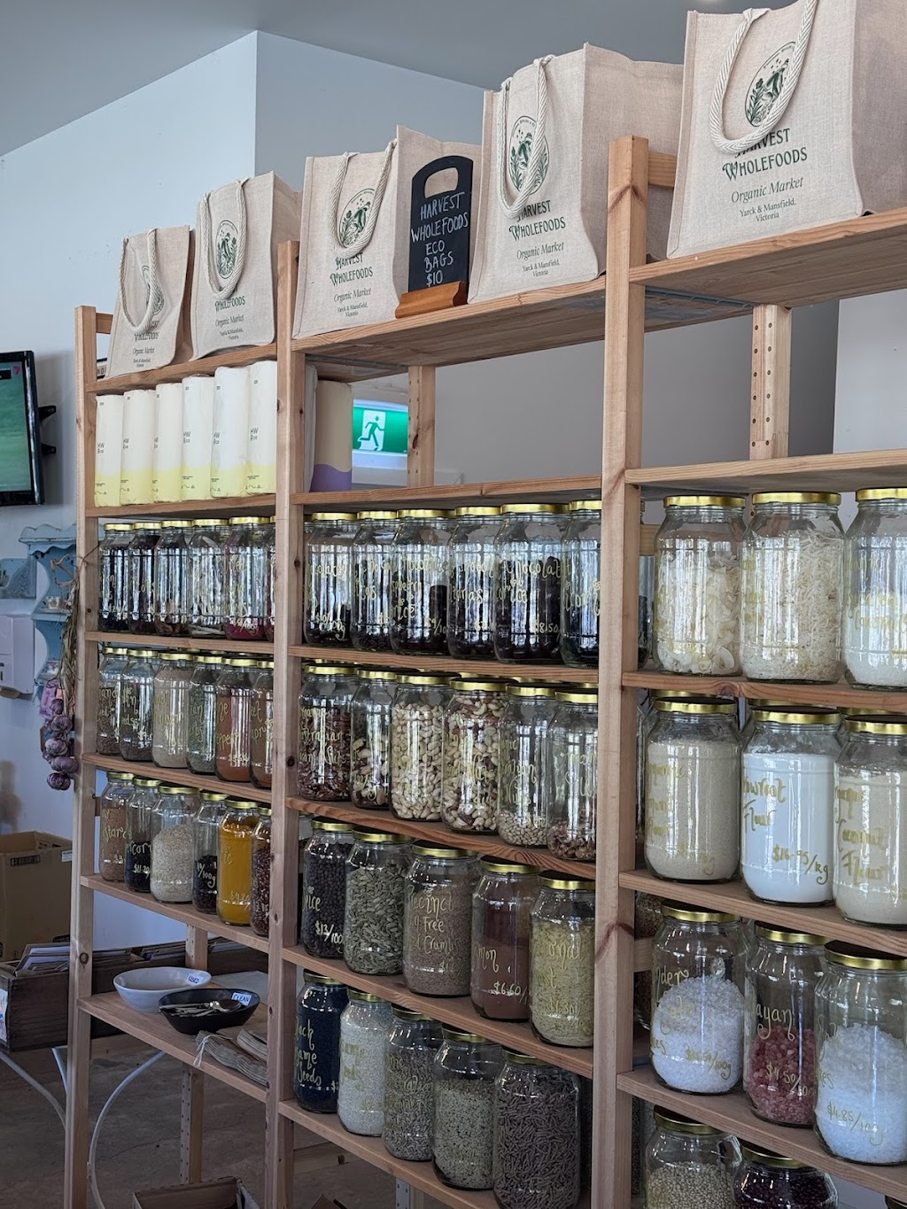 Harvest Organic Market & Cafe | 6607 Maroondah Hwy, Yarck VIC 3719, Australia | Phone: 0497 926 647