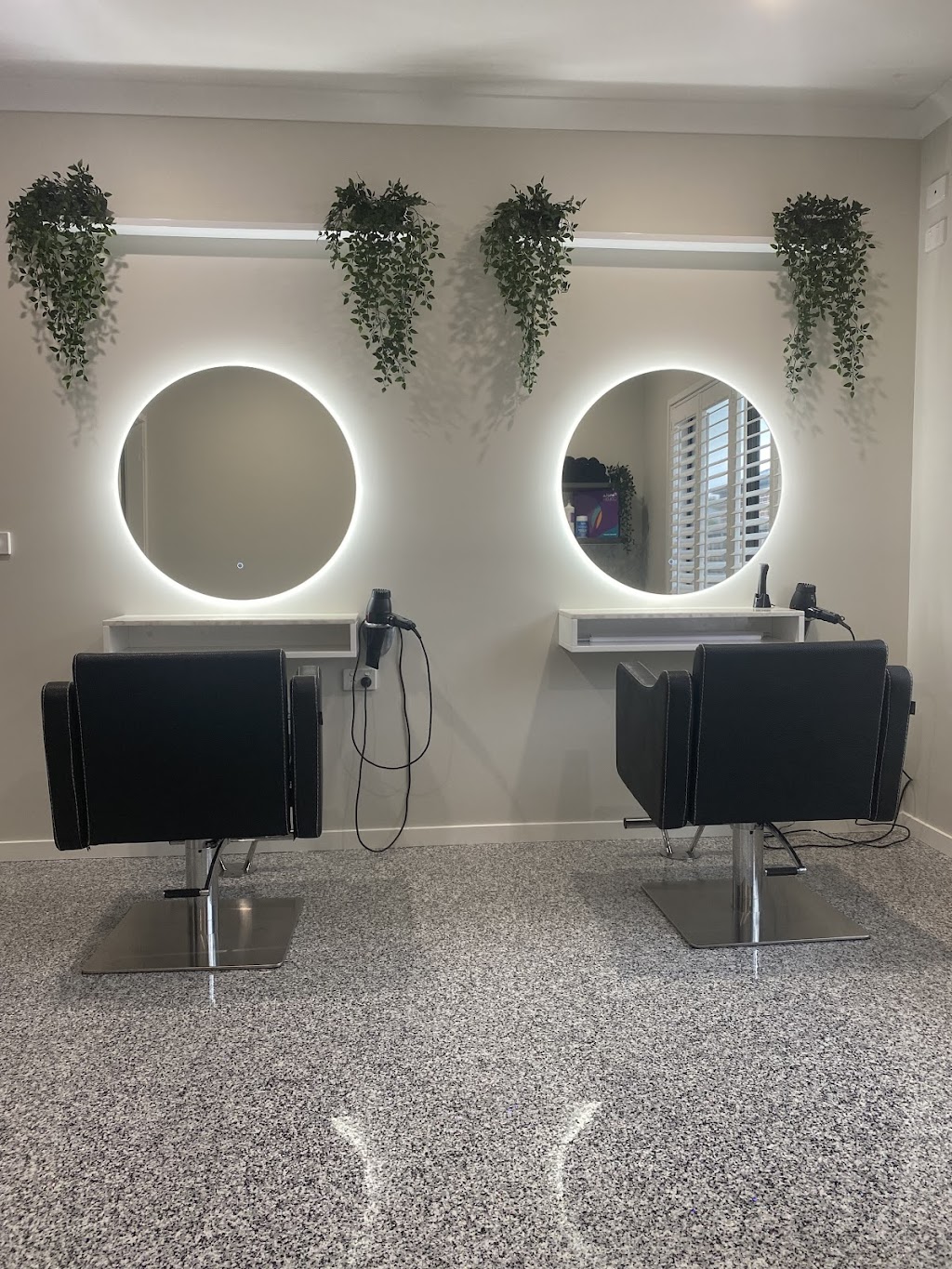 Sass Hair & Beauty | 18 Rushworth Ave, Eynesbury VIC 3338, Australia | Phone: 0422 217 479