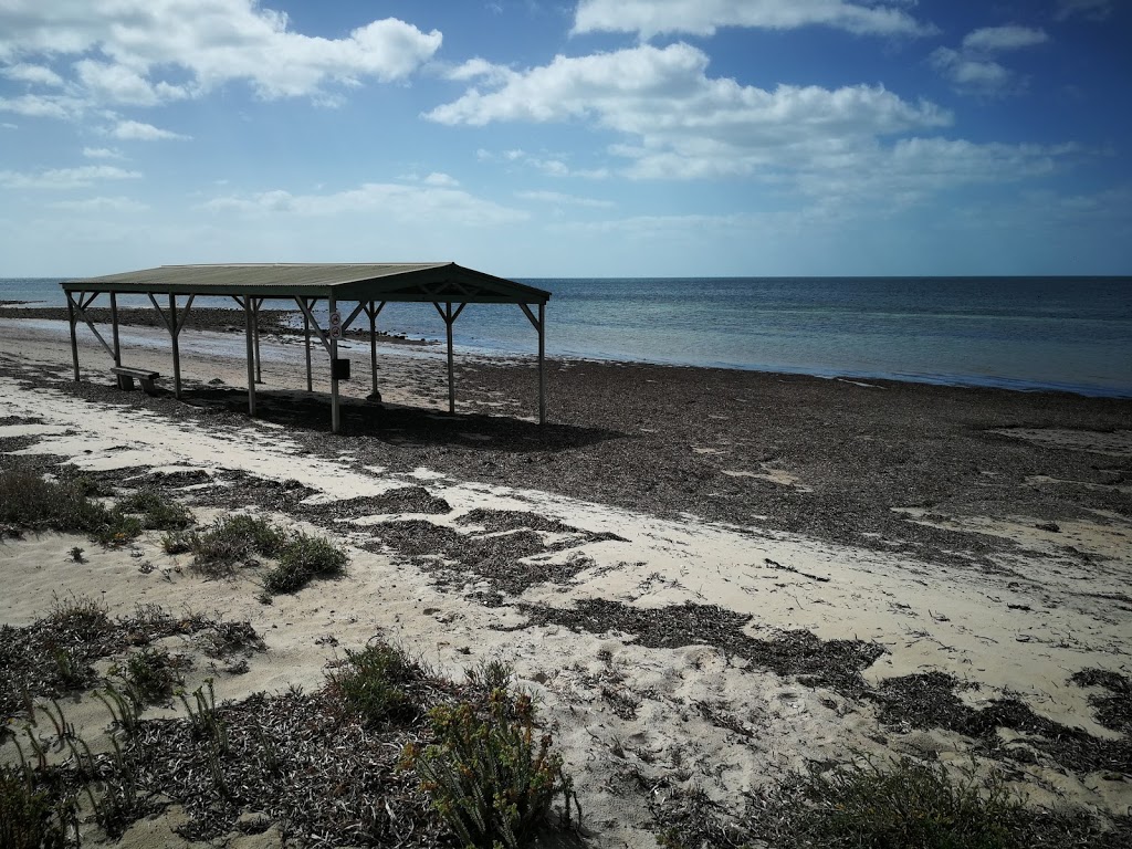Crab Shores | lodging | 6 Davey Rd, Rogues Point SA 5571, Australia | 0888322623 OR +61 8 8832 2623