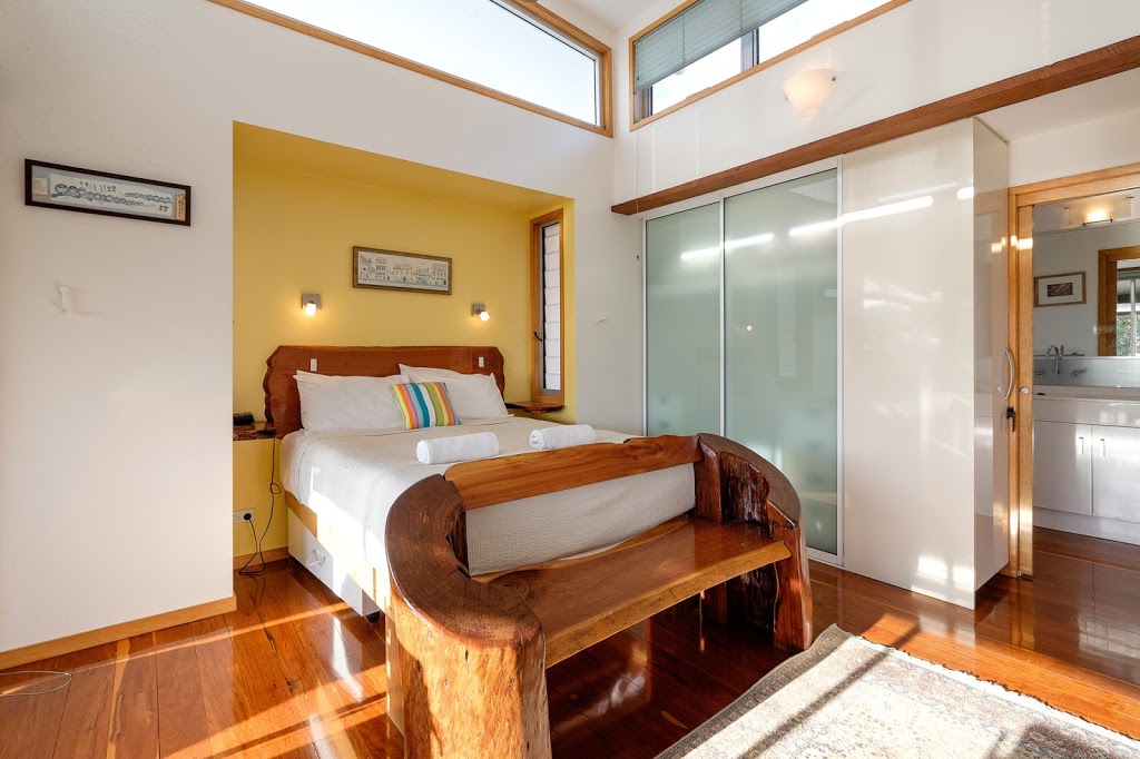 Casa Aurora Beach House | 3B Cutter St, Point Lookout QLD 4183, Australia | Phone: (07) 3415 3949