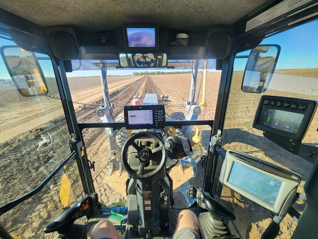 Chris Sutton Contracting PTY LTD | 1 Britts Rd, Darlington Point NSW 2706, Australia | Phone: 0427 516 197