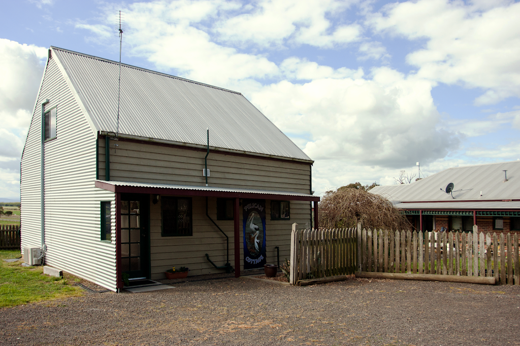 Pelican Cottage B&B | 1171 Rosedale-Heyfield Rd, Winnindoo VIC 3858, Australia | Phone: 0427 489 347