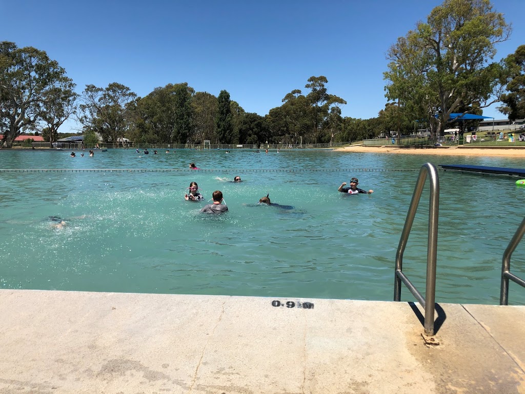 Naracoorte Swimming Lake | Moore St, Naracoorte SA 5271, Australia | Phone: (08) 8760 1100
