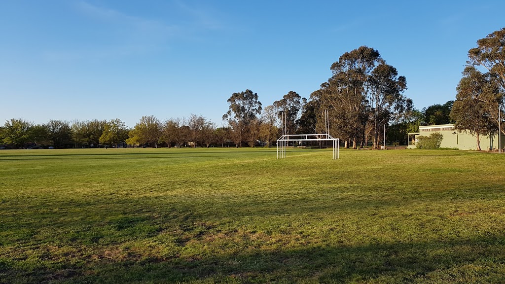Watson Neighbourhood Oval | park | Watson ACT 2602, Australia | 0262075141 OR +61 2 6207 5141