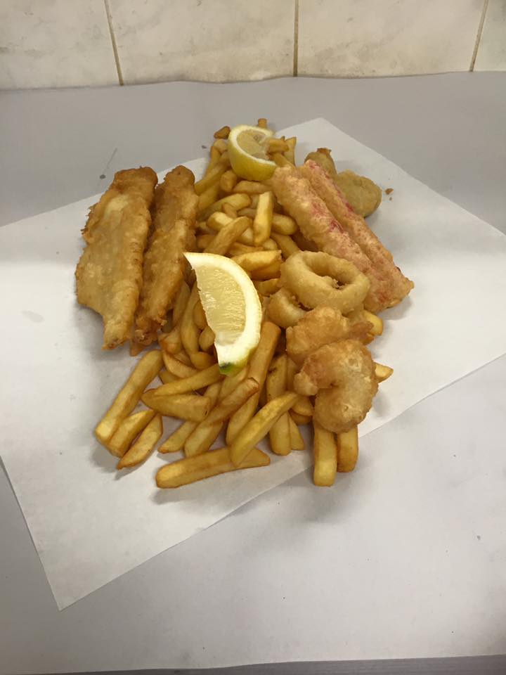 champions lake fish and chips | Shop 7/125 Westfield Rd, Camillo WA 6111, Australia | Phone: 0452 433 583